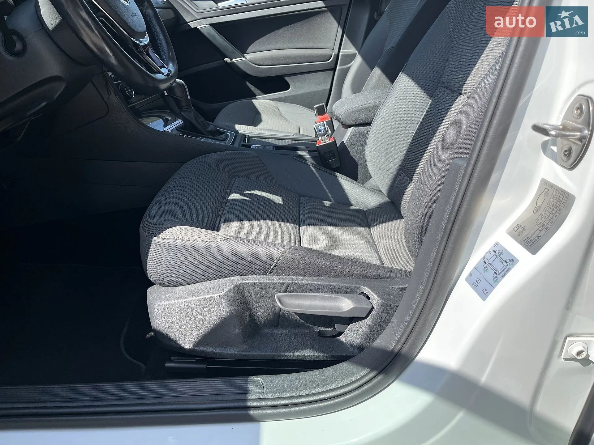 2020 Volkswagen Golf - мініатюра 25