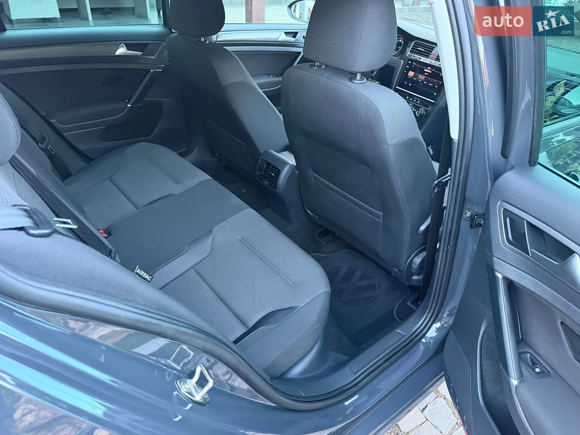 2020 Volkswagen Golf - мініатюра 23