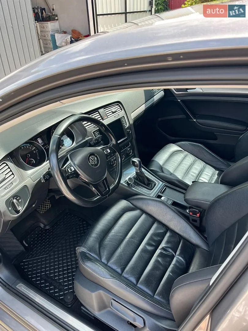 2015 Volkswagen Golf - мініатюра 32