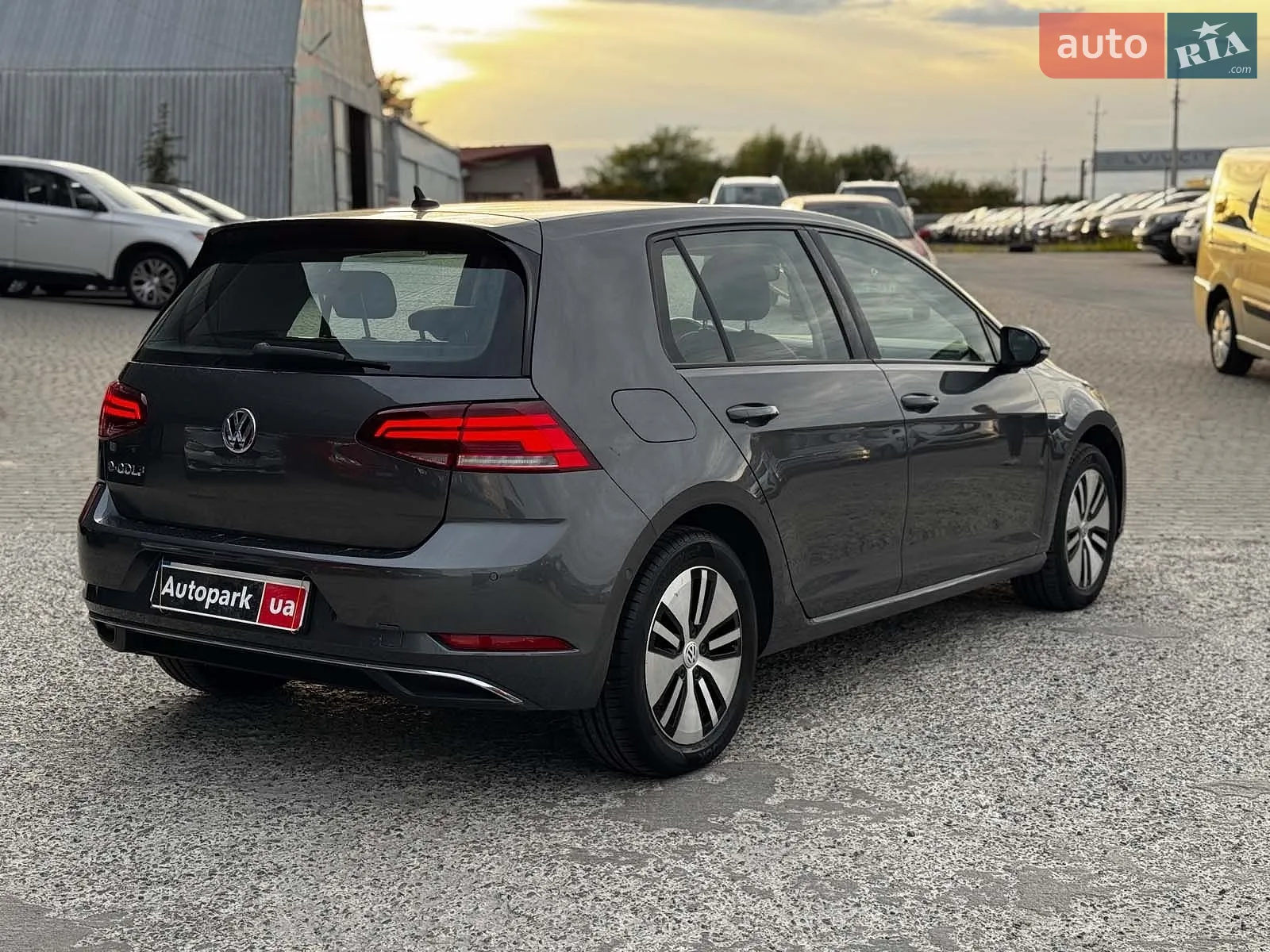 2017 Volkswagen Golf - мініатюра 12