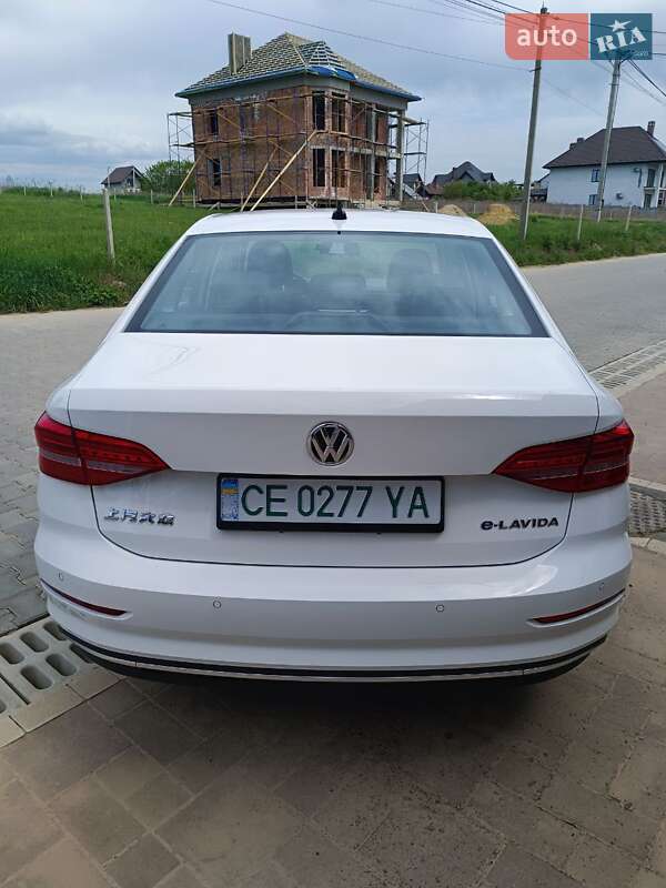 Седан Volkswagen e-Lavida 2021 в Черновцах