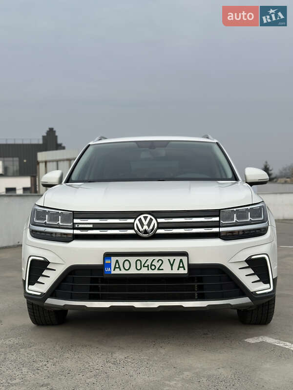 Volkswagen E-Tharu 2020