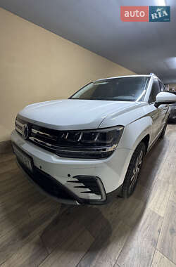 Внедорожник / Кроссовер Volkswagen E-Tharu 2020 в 