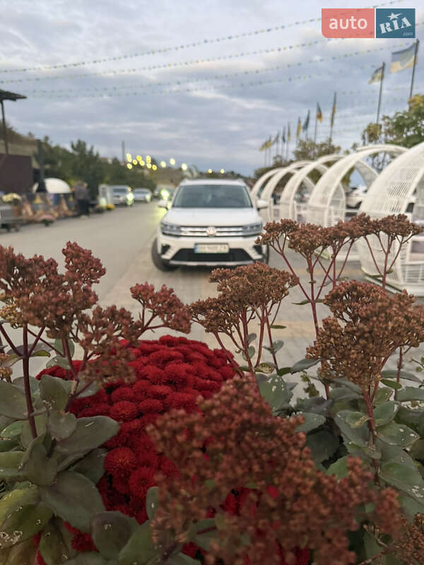 Внедорожник / Кроссовер Volkswagen E-Tharu 2020 в Одессе