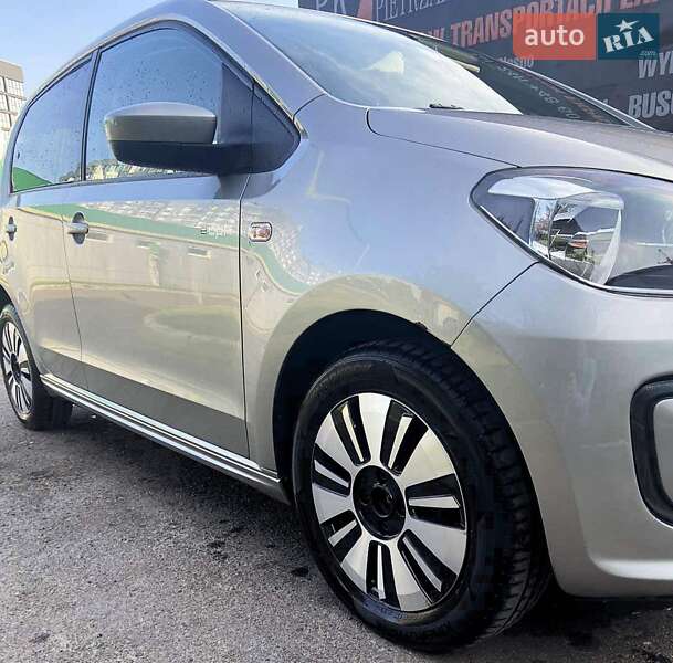 Volkswagen e-Up 2013