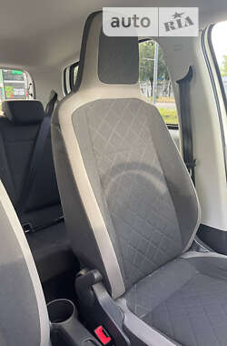 Хэтчбек Volkswagen e-Up 2020 в 