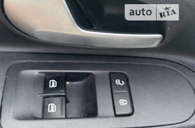 Хэтчбек Volkswagen e-Up 2020 в 