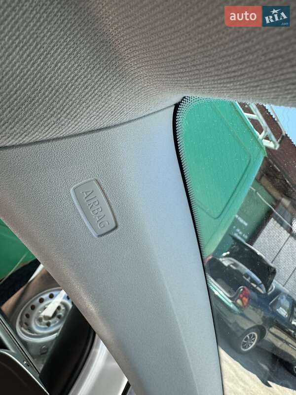 Хэтчбек Volkswagen e-Up 2022 в Запорожье