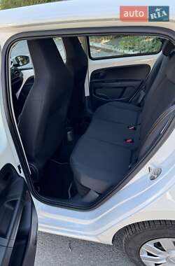 Хэтчбек Volkswagen e-Up 2022 в 