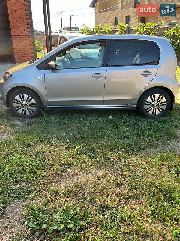 Хетчбек Volkswagen e-Up 2015 в Сарнах