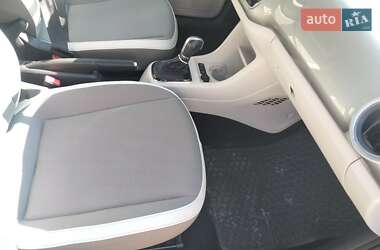 Хэтчбек Volkswagen e-Up 2014 в 