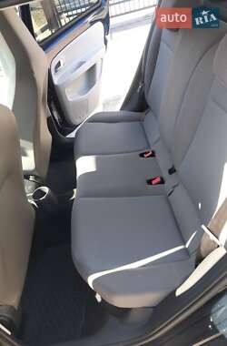 Хэтчбек Volkswagen e-Up 2014 в 