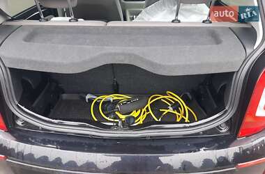 Хэтчбек Volkswagen e-Up 2015 в 