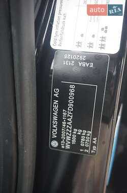 Хетчбек Volkswagen e-Up 2014 в 