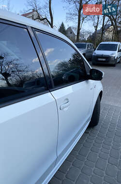 Хэтчбек Volkswagen e-Up 2013 в 