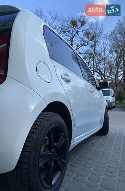 Хэтчбек Volkswagen e-Up 2013 в 