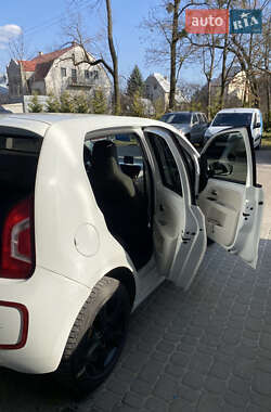 Хэтчбек Volkswagen e-Up 2013 в 