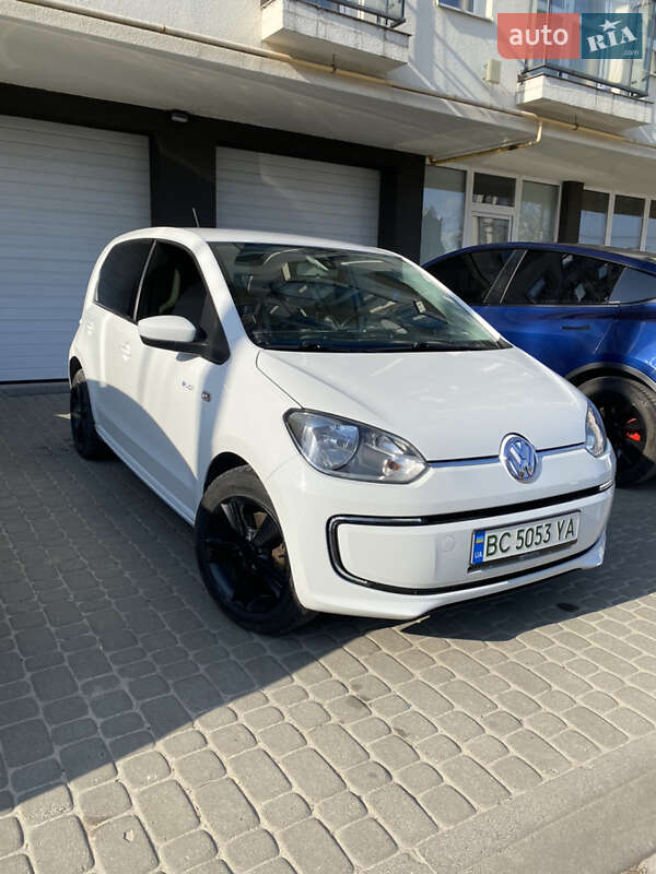Хэтчбек Volkswagen e-Up 2013 в 