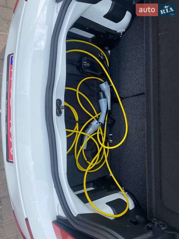 Хэтчбек Volkswagen e-Up 2014 в Киеве
