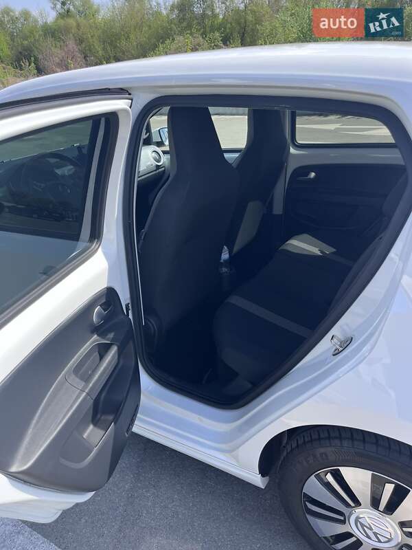 Хетчбек Volkswagen e-Up 2018 в Ірпені