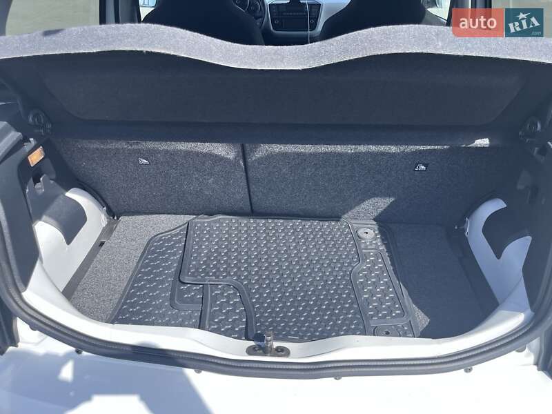Хетчбек Volkswagen e-Up 2018 в Ірпені