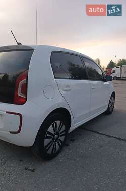 Хэтчбек Volkswagen e-Up 2015 в 