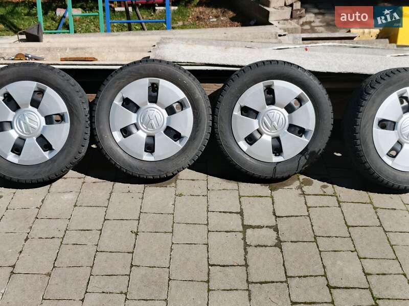 Хэтчбек Volkswagen e-Up 2015 в Дереваче