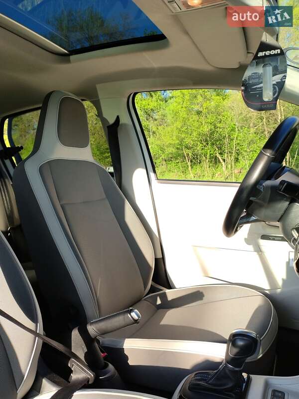 Хетчбек Volkswagen e-Up 2014 в Коломиї