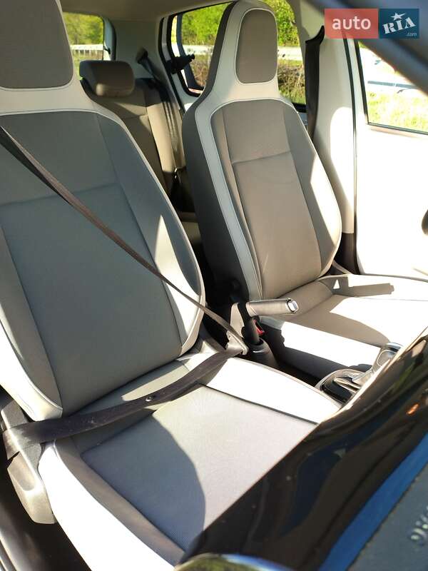 Хетчбек Volkswagen e-Up 2014 в Коломиї