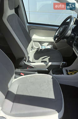 Хэтчбек Volkswagen e-Up 2014 в 