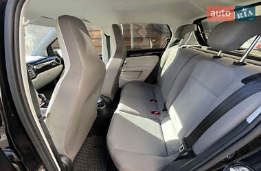 Хетчбек Volkswagen e-Up 2014 в 