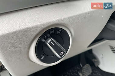 Хэтчбек Volkswagen e-Up 2014 в 