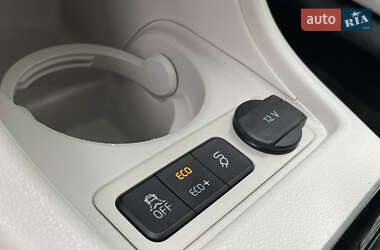 Хэтчбек Volkswagen e-Up 2014 в 