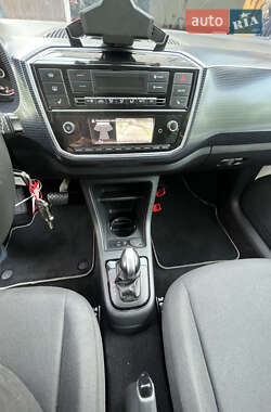 Хетчбек Volkswagen e-Up 2023 в 