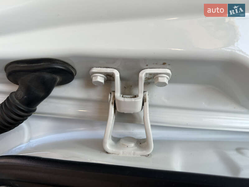 Хэтчбек Volkswagen e-Up 2014 в Львове