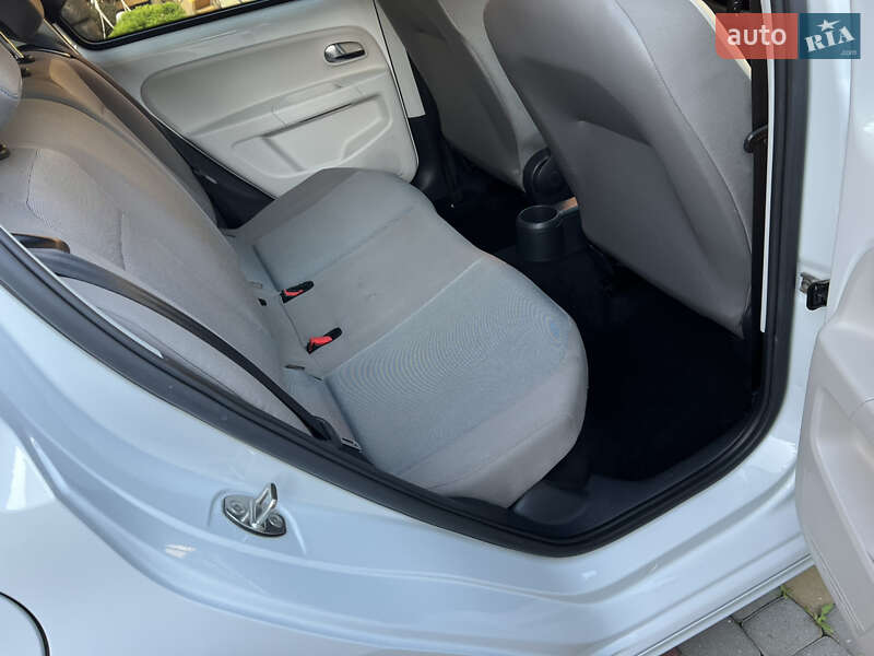 Хэтчбек Volkswagen e-Up 2014 в Львове