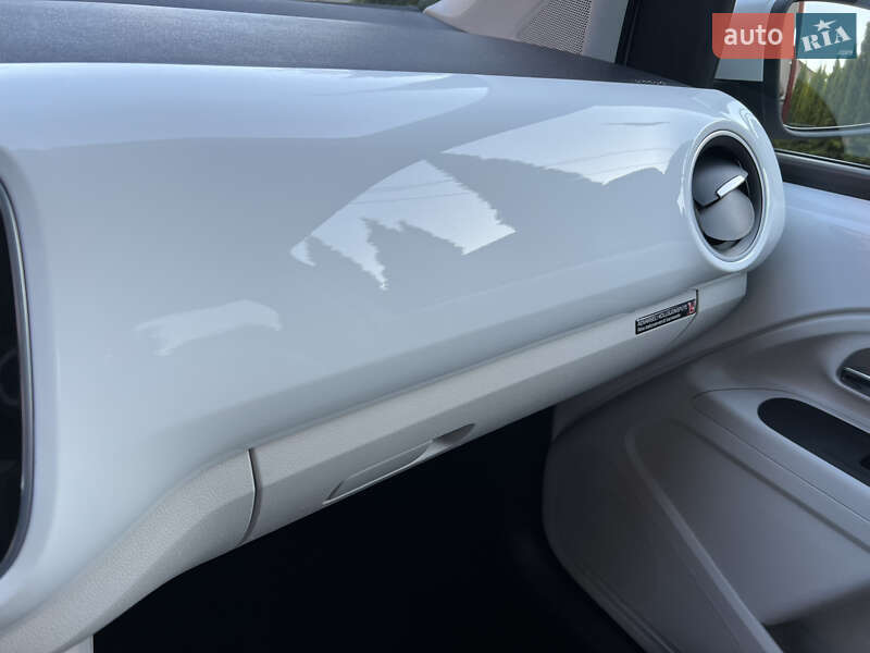 Хэтчбек Volkswagen e-Up 2014 в Львове