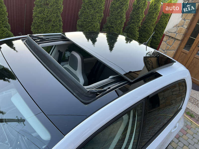 Хэтчбек Volkswagen e-Up 2014 в Львове