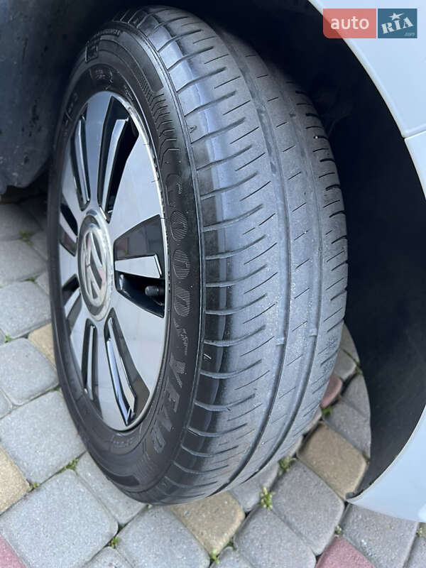 Хэтчбек Volkswagen e-Up 2014 в Львове