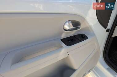 Хетчбек Volkswagen e-Up 2013 в 