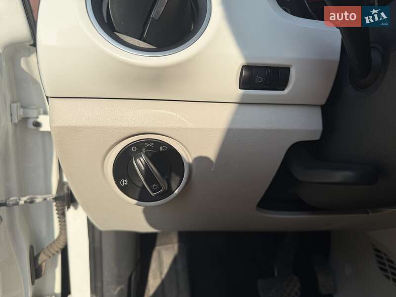 Хэтчбек Volkswagen e-Up 2013 в Львове