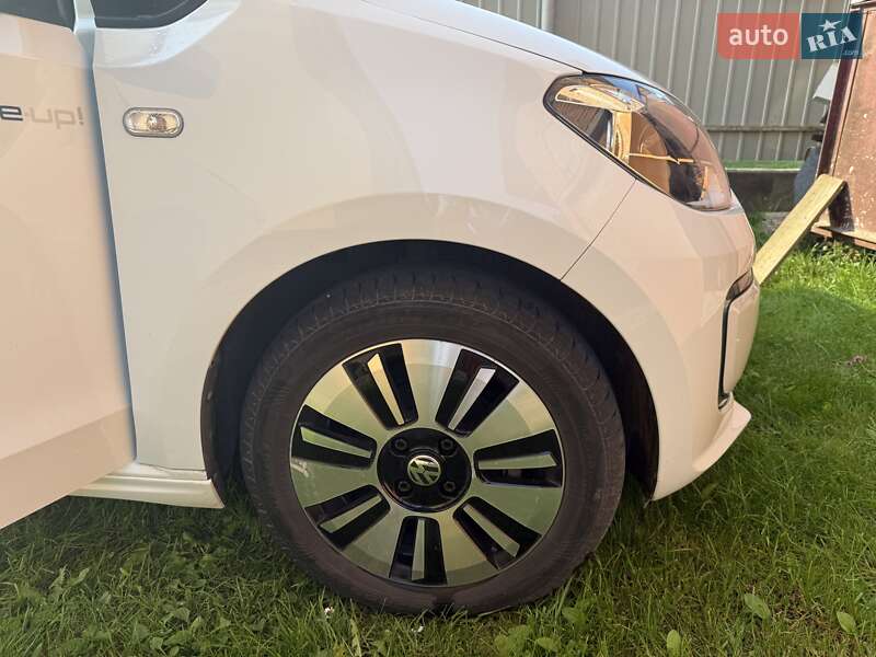 Хэтчбек Volkswagen e-Up 2013 в Львове