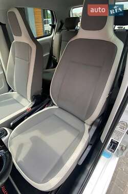 Хэтчбек Volkswagen e-Up 2013 в 