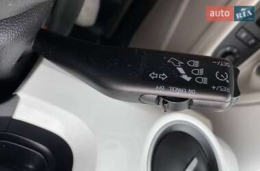 Хэтчбек Volkswagen e-Up 2013 в 