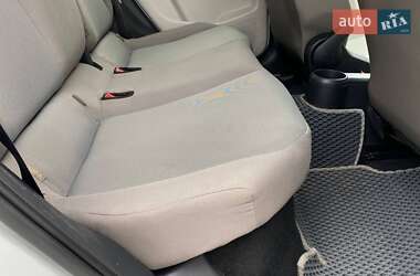 Хэтчбек Volkswagen e-Up 2013 в 
