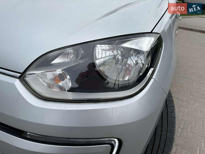 Хэтчбек Volkswagen e-Up 2014 в Львове