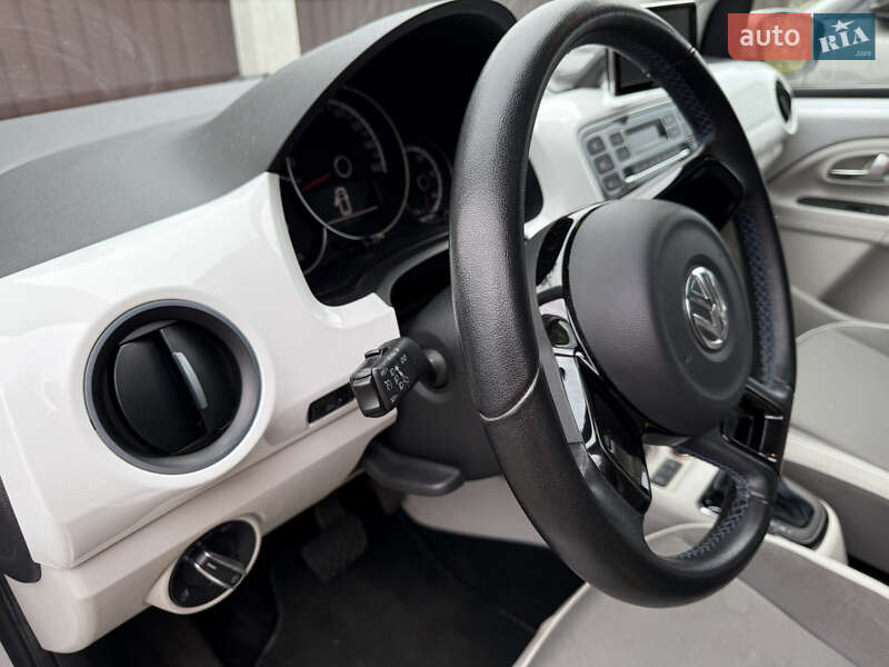 Хэтчбек Volkswagen e-Up 2014 в Львове