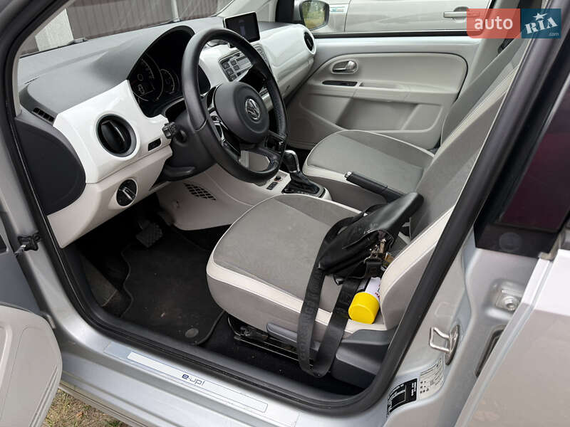 Хэтчбек Volkswagen e-Up 2014 в Львове