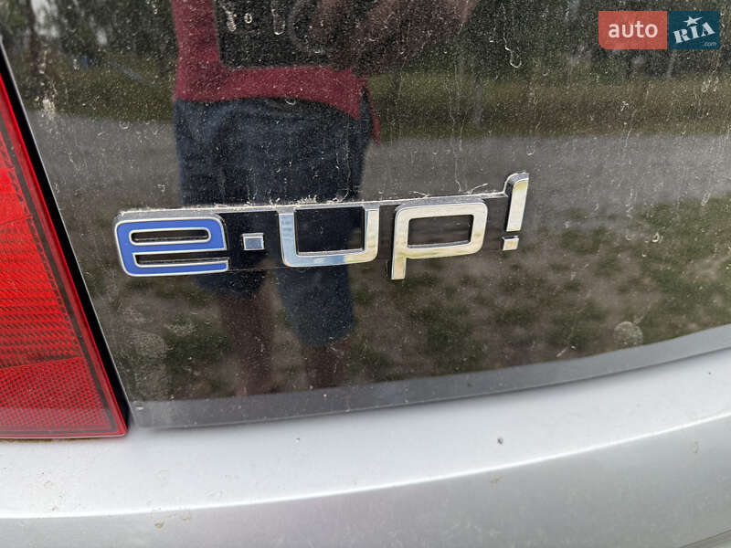Хэтчбек Volkswagen e-Up 2014 в Львове