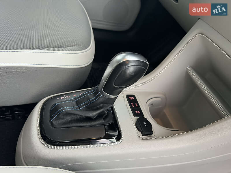 Хетчбек Volkswagen e-Up 2015 в Тернополі
